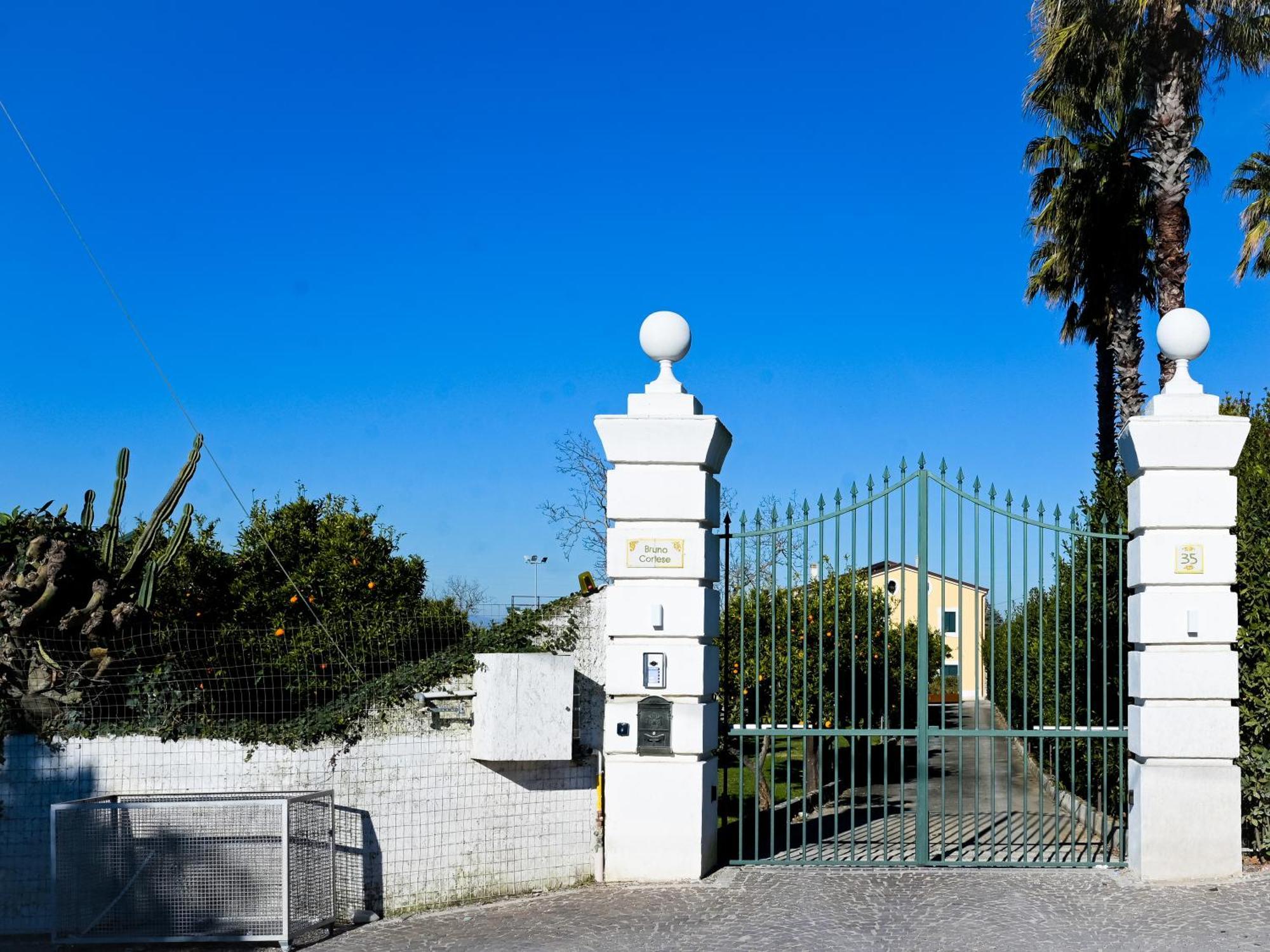 Don Peppe Rooms : Villaggio Green Sant'Angelo in Formis Exterior foto
